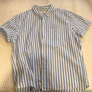 Short sleeve button up